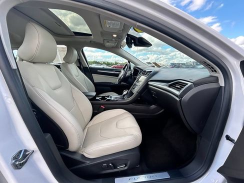 Used 2016 Ford Fusion Titanium FWD image 13
