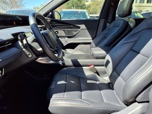 New 2025 Lincoln Nautilus Premier w/ Equipment Group 102A image 7