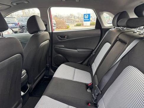 Used 2023 Hyundai Kona SE image 19