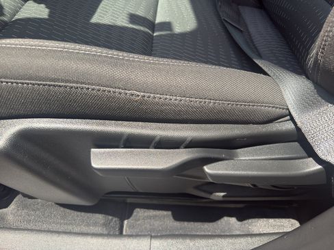 Used 2025 Chevrolet Equinox LT FWD image 14