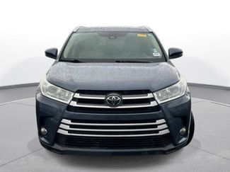 Used 2018 Toyota Highlander XLE video 3