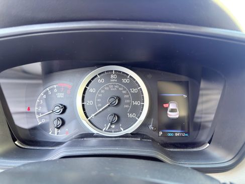 Used 2021 Toyota Corolla LE image 12