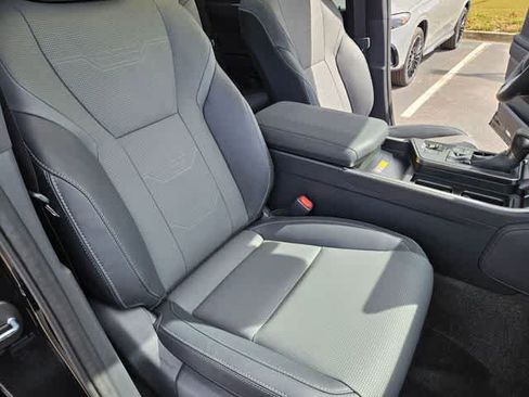 Used 2026 Lexus GX 550 w/ Cold Area Package AWD/4WD image 24