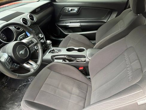 Used 2022 Ford Mustang Coupe RWD image 31