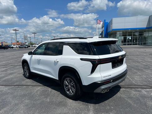 Used 2026 Chevrolet Traverse LT w/ Driver Confidence Package FWD image 29