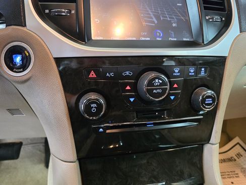 Used 2013 Chrysler 300 AWD w/ Driver Convenience Group image 23