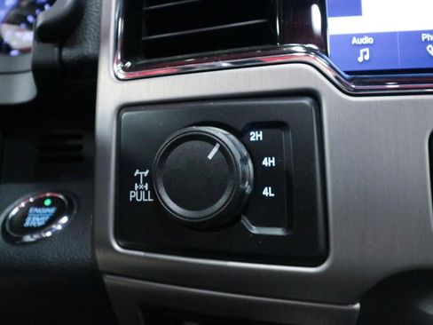 Used 2022 Ford F250 Platinum w/ FX4 Off-Road Package image 21
