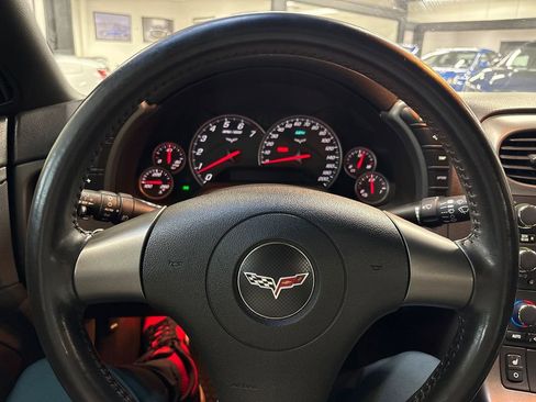 Used 2006 Chevrolet Corvette Coupe w/ Preferred Equipment Group image 39