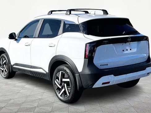 Used 2025 Nissan Kicks SV w/ SV Premium Package image 4