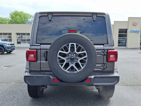 Used 2025 Jeep Wrangler Sahara w/ Safety Group AWD/4WD image 6
