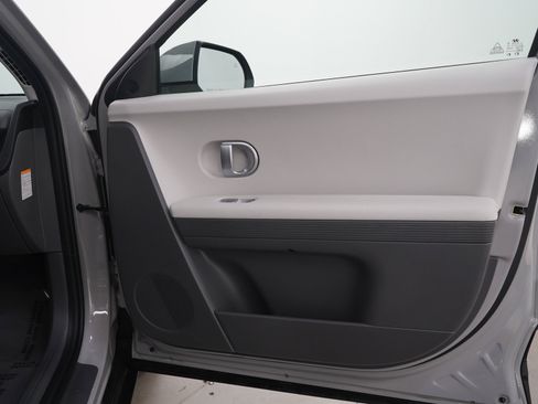 Certified 2024 Hyundai Ioniq 5 SEL AWD/4WD image 9