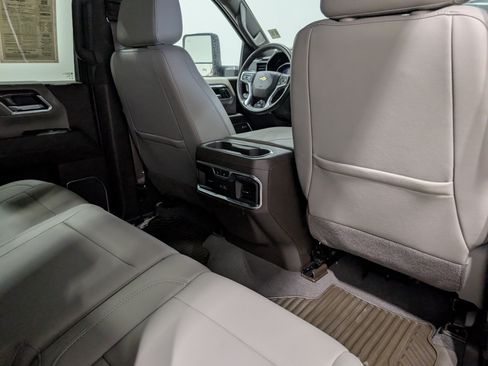 Used 2025 Chevrolet Silverado 3500 LTZ w/ LTZ Plus Package AWD/4WD image 19