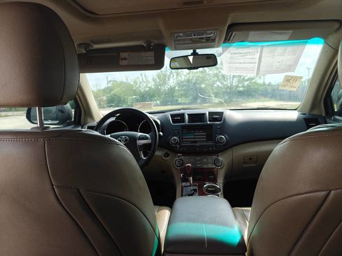 Used 2012 Toyota Highlander Limited FWD image 17