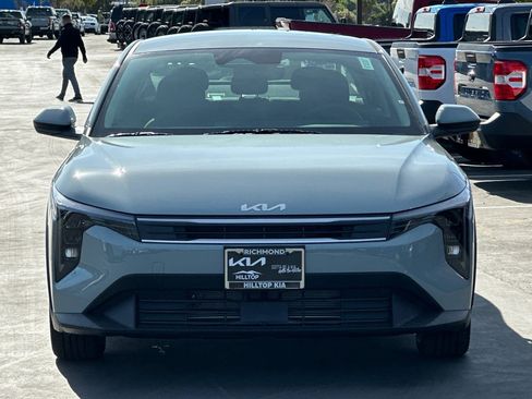 New 2026 Kia K4 LXS image 9