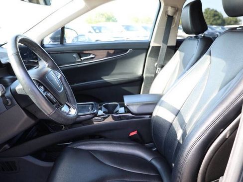 Used 2021 Lincoln Nautilus AWD image 13