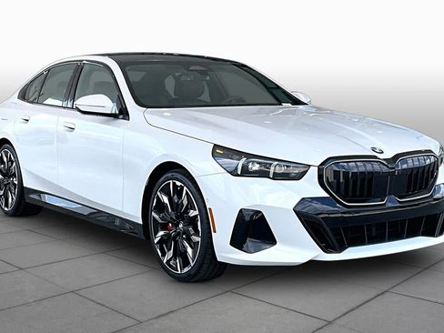 New 2027 BMW 530i w/ M Sport Package RWD image 2