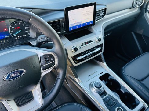 Used 2023 Ford Explorer XLT w/ Equipment Group 202A image 15