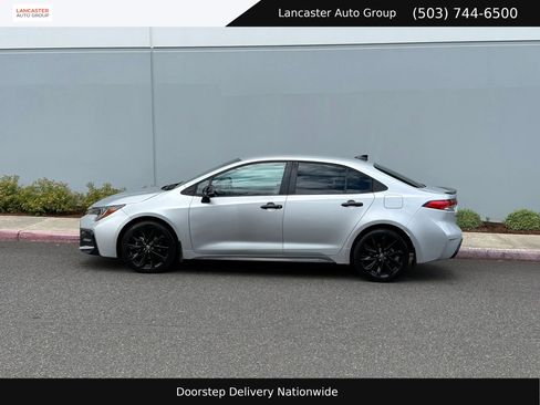 Used 2020 Toyota Corolla SE FWD image 3