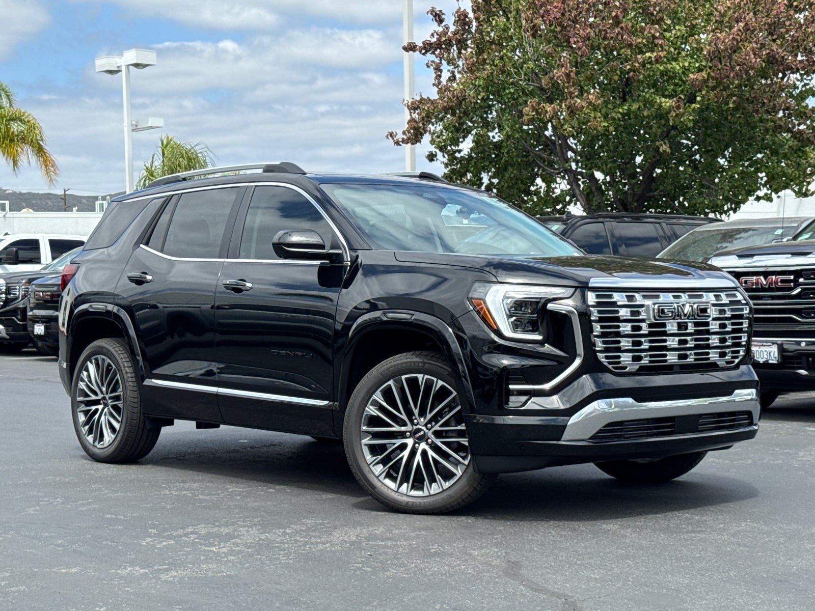 New 2026 GMC Terrain Denali w/ LPO, Black Badging Package AWD/4WD image 2