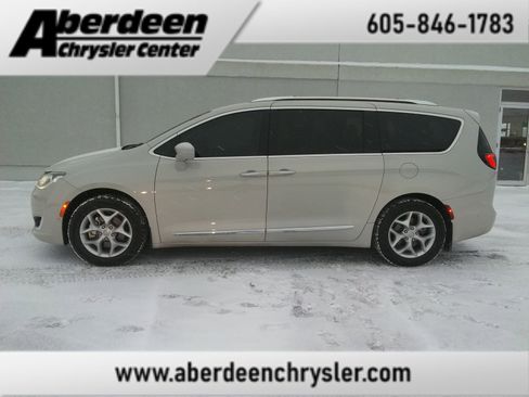 Used 2019 Chrysler Pacifica Touring-L Plus w/ Advanced Safetytec Group image 1