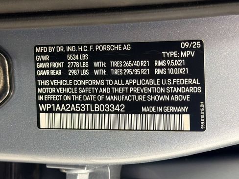 Used 2026 Porsche Macan AWD/4WD image 35