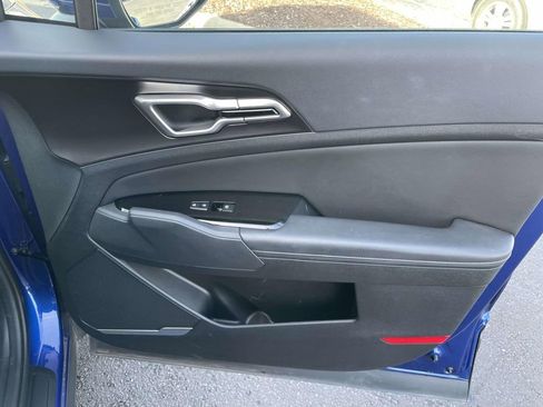 Used 2024 Kia Sportage EX image 47