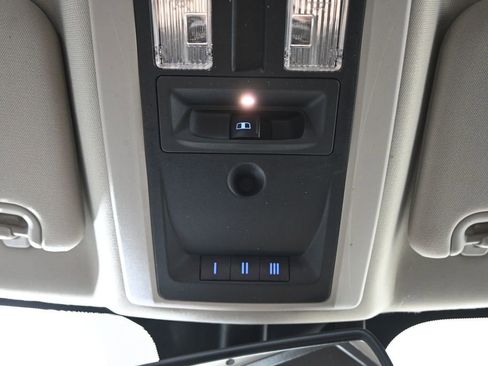 Used 2017 RAM 1500 Laramie AWD/4WD image 35