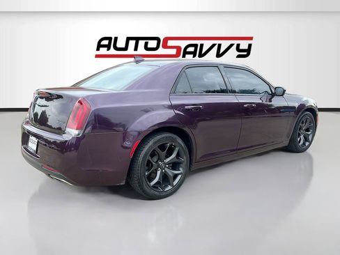 Used 2020 Chrysler 300 Touring w/ Sport Appearance Package RWD image 7