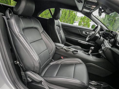 Used 2025 Ford Mustang Premium RWD image 31