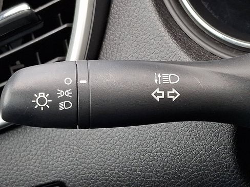 Used 2016 Nissan Rogue S image 25