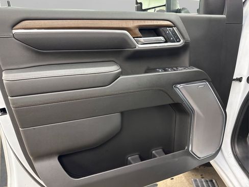 Used 2024 Chevrolet Silverado 2500 High Country w/ Technology Package image 25