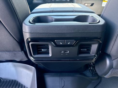 New 2026 GMC Sierra 2500 AT4 w/ AT4 Premium Plus Package AWD/4WD image 22