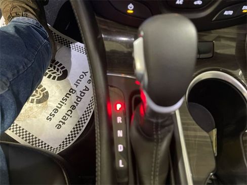 Used 2019 Buick Envision Essence image 19