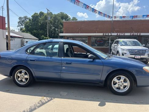 Used 2004 Ford Taurus SE FWD image 6