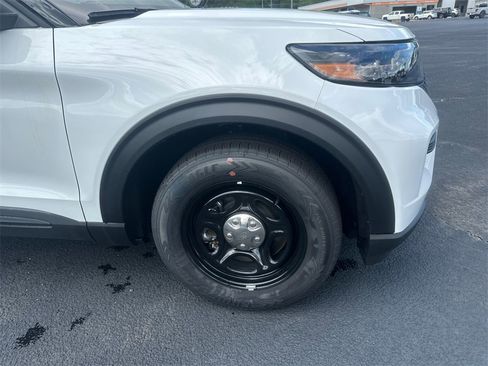 New 2025 Ford Explorer 4WD Police Interceptor image 10