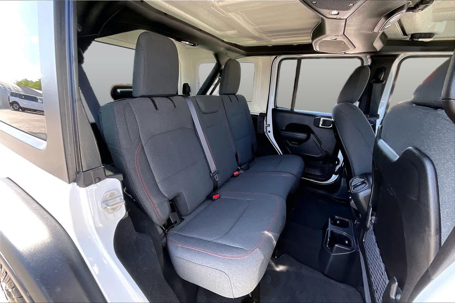Used 2026 Jeep Wrangler Unlimited Rubicon AWD/4WD image 19