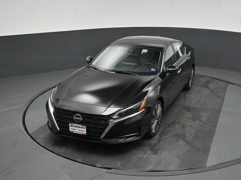 Used 2023 Nissan Altima 2.5 SL AWD/4WD image 12