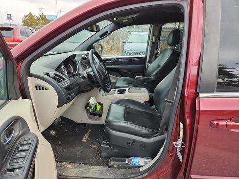 Used 2017 Dodge Grand Caravan SXT w/ Driver Convenience Group image 15