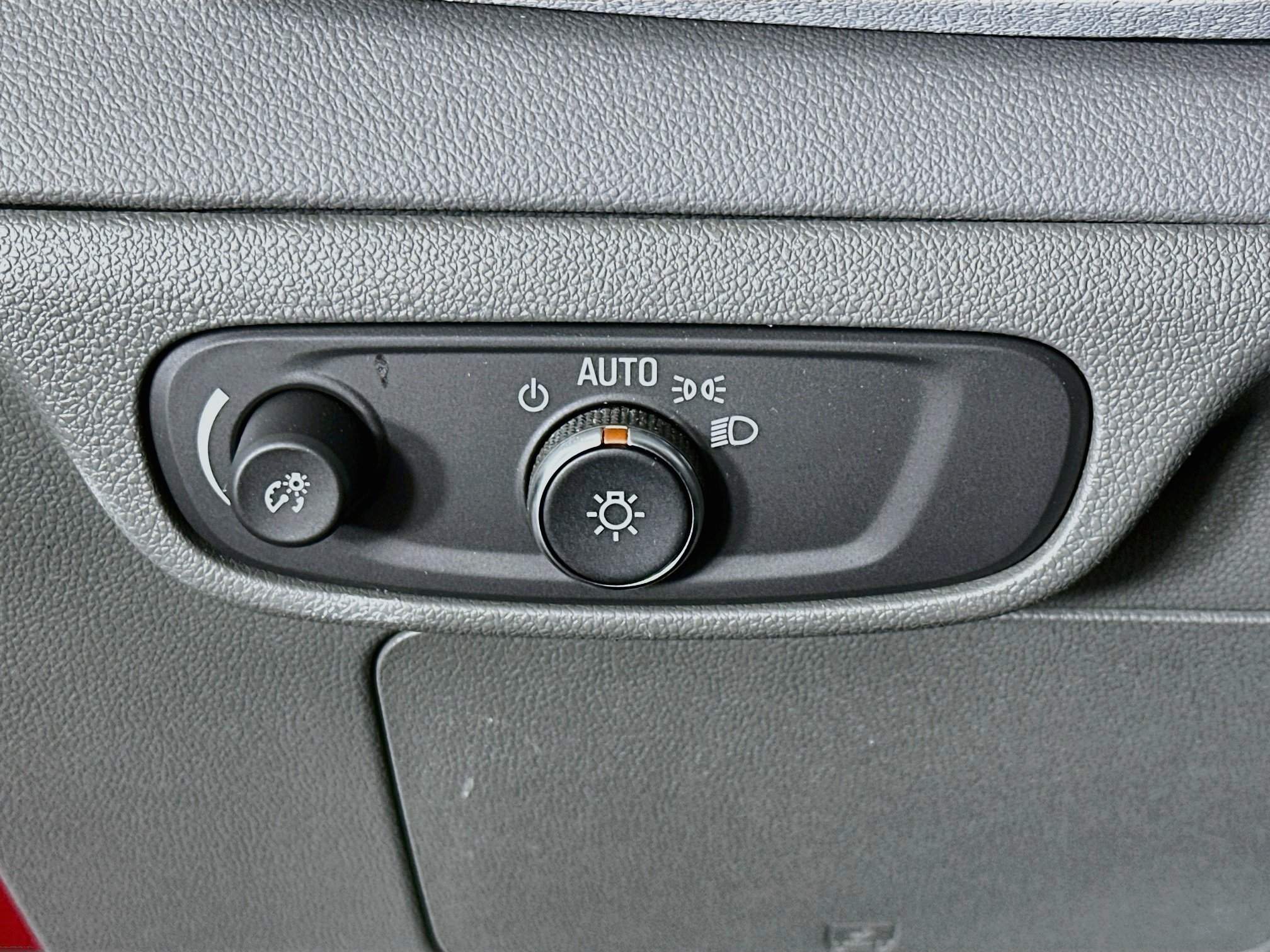Used 2023 Chevrolet Bolt EUV Premier FWD image 17