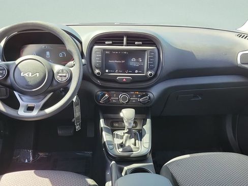 Used 2025 Kia Soul LX FWD image 24
