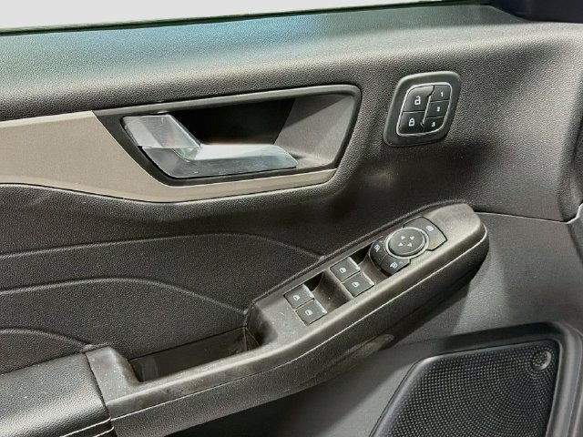 Used 2021 Ford Escape SEL w/ Technology Package FWD image 15