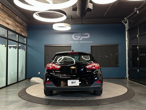 Used 2017 Chevrolet Cruze Premier image 4