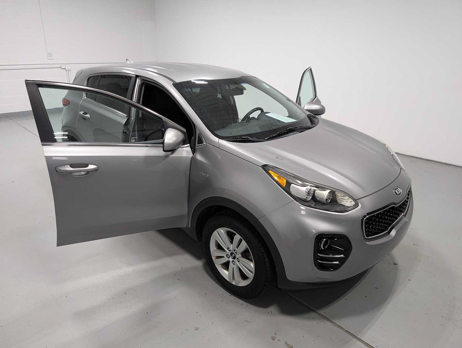 Used 2019 Kia Sportage LX AWD/4WD image 16