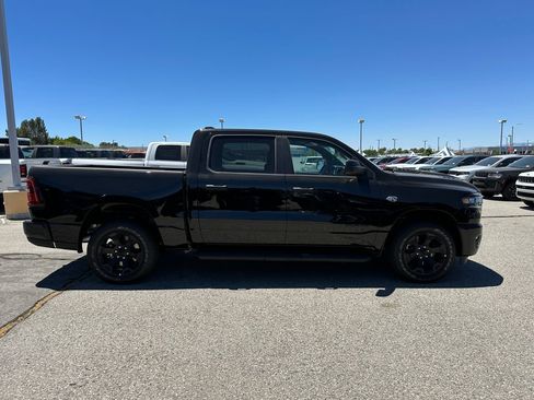 New 2026 RAM 1500 Express AWD/4WD image 9