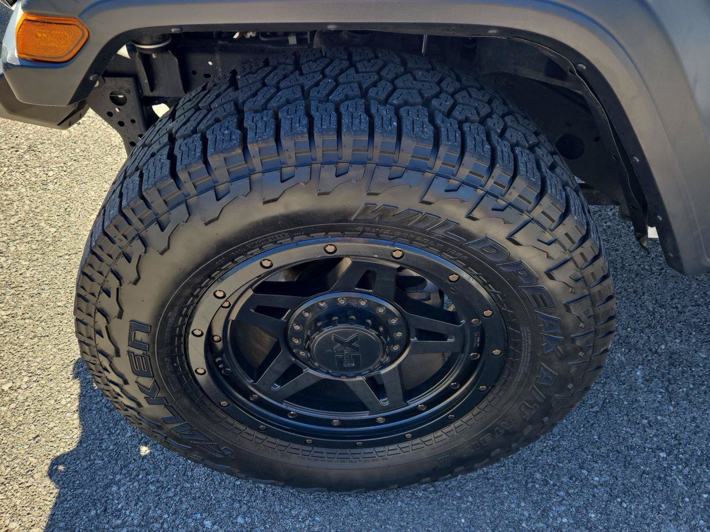 Used 2020 Jeep Gladiator Sport w/ Quick Order Package 24S AWD/4WD image 12