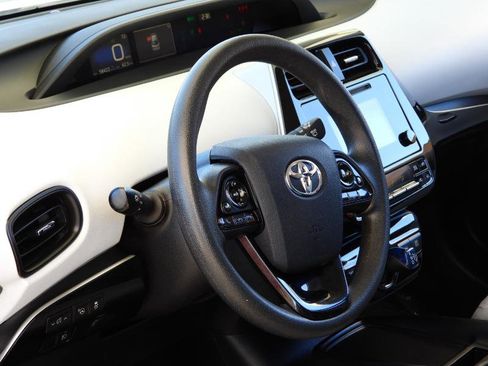 Used 2019 Toyota Prius L Eco image 34