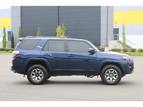 Used 2022 Toyota 4Runner TRD Off-Road Premium w/ Moonroof Package AWD/4WD image 3