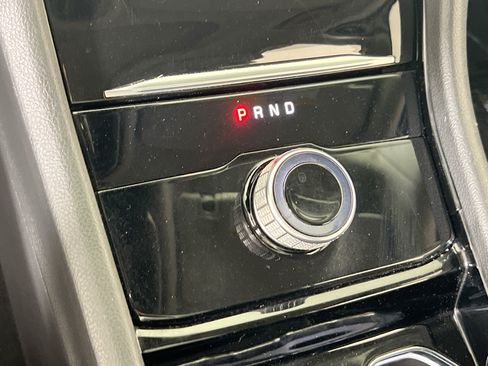 Used 2023 Jeep Grand Cherokee Laredo w/ Luxury Tech Group I AWD/4WD image 16