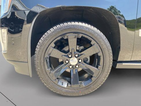 Used 2019 Cadillac Escalade Premium Luxury AWD/4WD image 9