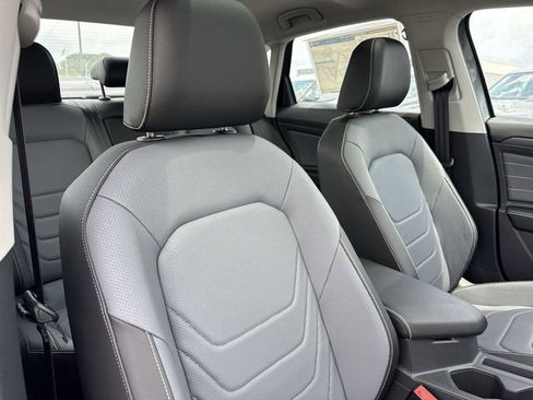 New 2025 Volkswagen Jetta SEL image 25